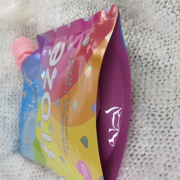 dew of the gods Frozé Vitamin BodyScrub, 150ml/5.29fl oz - Picture 11 of 13